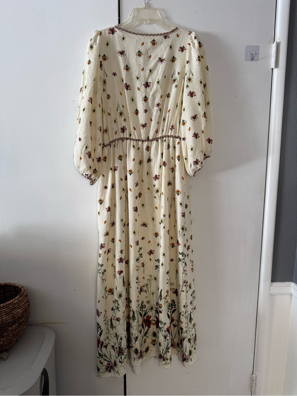 MAX STUDIO Whimsy Floral Maxi Dress with V-Neck and Puff Sleeves-Medium - Picture 7 of 11